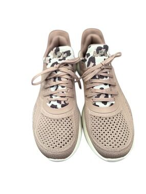 APL Women's Knit Techloom Tracer Sneakers - Blush Taupe Camo- Nee without box